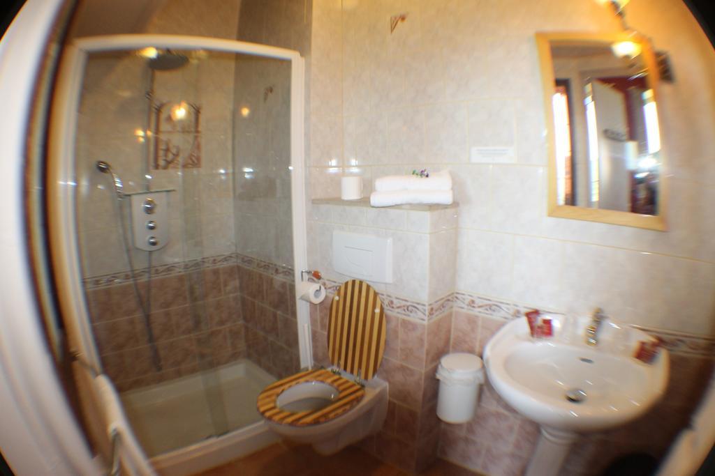 Hotel Raymond VII Cordes-sur-Ciel Rom bilde